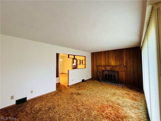 1551 Wilsonway Drive, Barberton, OH 44203