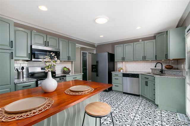 1770 Beverly Drive, Florissant, MO 63031