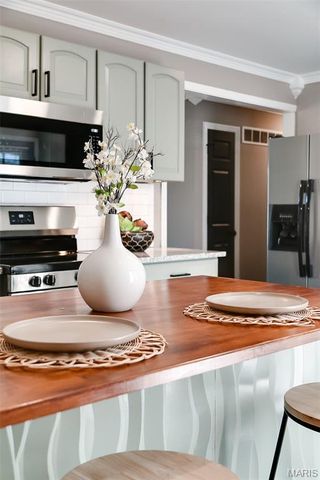 1770 Beverly Drive, Florissant, MO 63031