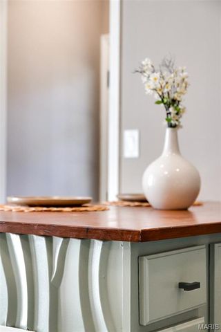 1770 Beverly Drive, Florissant, MO 63031