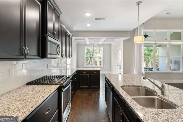 302 Derrymore Drive, Woodstock, GA 30188