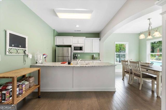302 Derrymore Drive, Woodstock, GA 30188