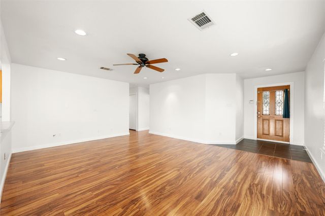 1602 Candlelight DR, Leander, TX 78641