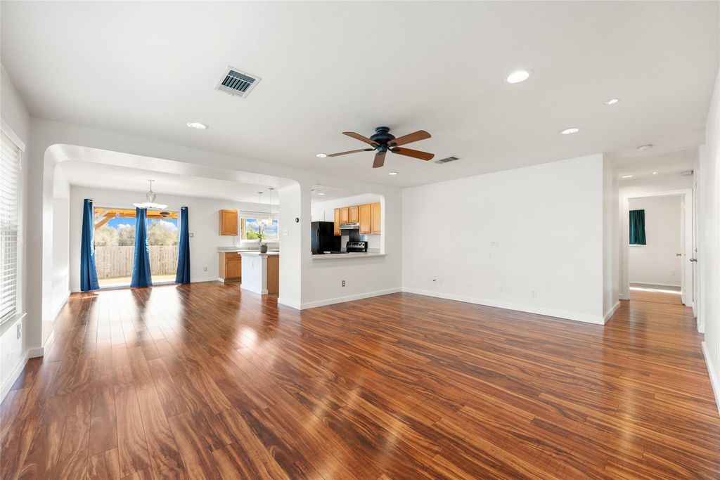 1602 Candlelight DR, Leander, TX 78641