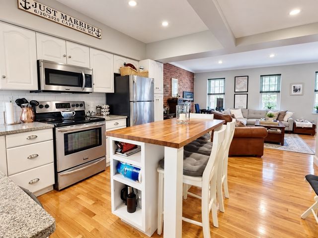 152 Prince Street 6, Boston, MA 02113