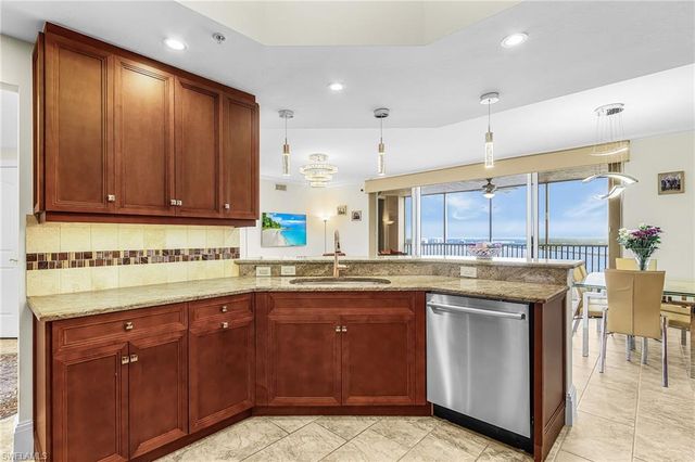 2104 W First ST 1802, Fort Myers, FL 33901