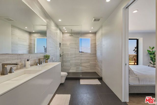 2612 Carman Crest Drive, Los Angeles, CA 90068