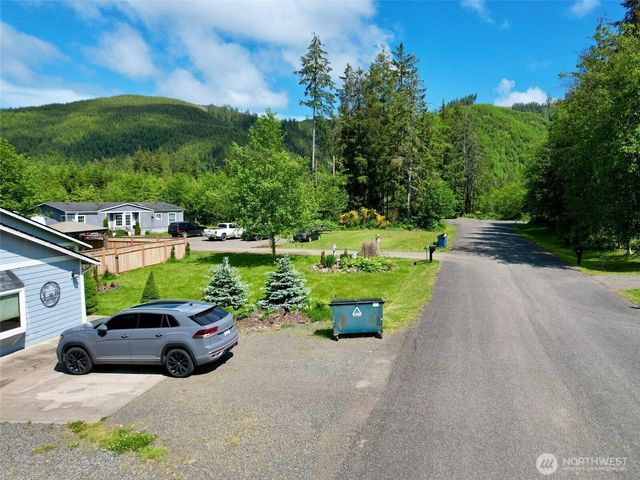 381 Elk Valley Road, Forks, WA 98331