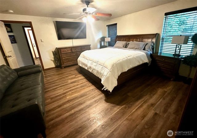 381 Elk Valley Road, Forks, WA 98331