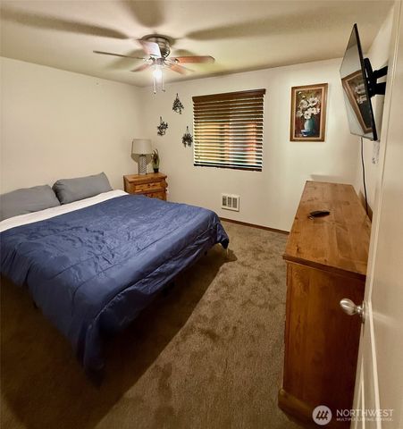 381 Elk Valley Road, Forks, WA 98331