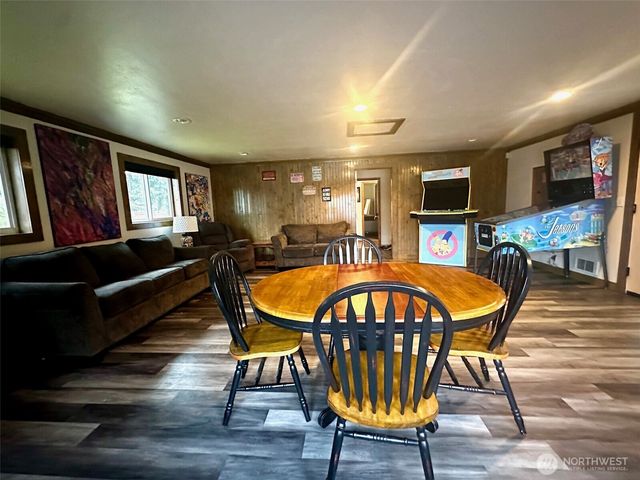 381 Elk Valley Road, Forks, WA 98331