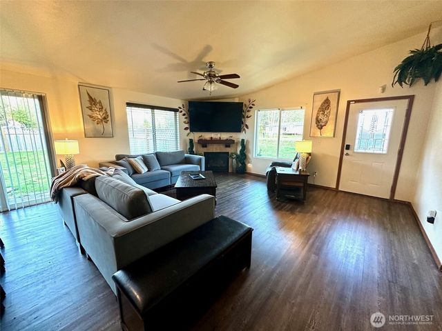 381 Elk Valley Road, Forks, WA 98331