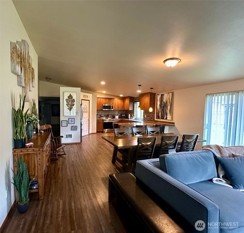 381 Elk Valley Road, Forks, WA 98331