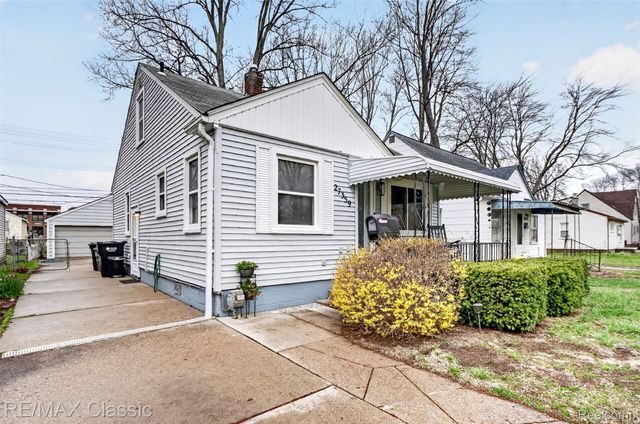 27359 Brettonwoods Street, Madison Heights, MI 48071