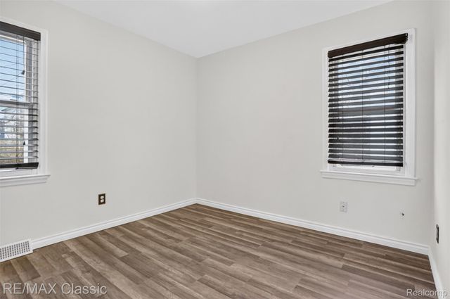 27359 Brettonwoods Street, Madison Heights, MI 48071