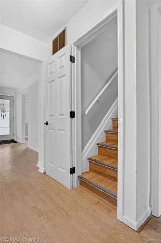 27359 Brettonwoods Street, Madison Heights, MI 48071