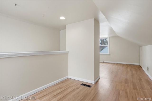 27359 Brettonwoods Street, Madison Heights, MI 48071