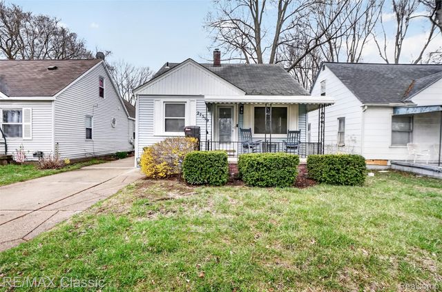 27359 Brettonwoods Street, Madison Heights, MI 48071