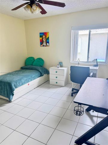 131 SW 178th Way, Pembroke Pines, FL 33029