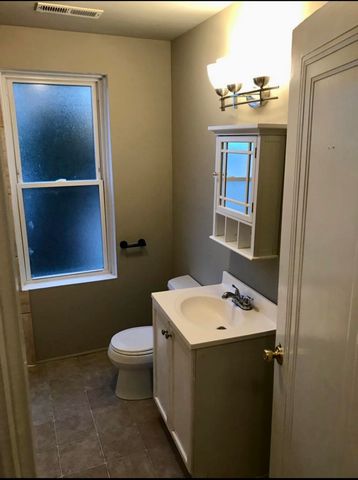 1345 S 58th Avenue, Cicero, IL 60804