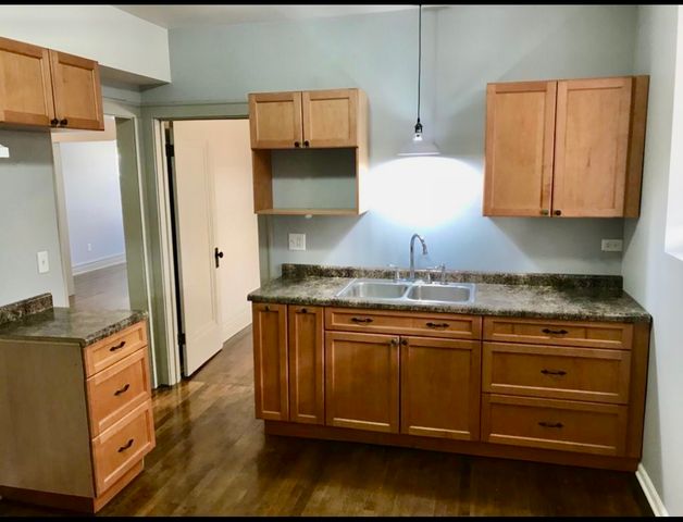 1345 S 58th Avenue, Cicero, IL 60804