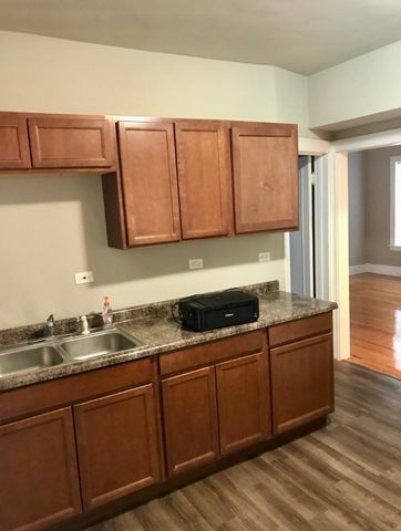 1345 S 58th Avenue, Cicero, IL 60804