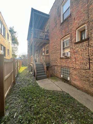 1345 S 58th Avenue, Cicero, IL 60804