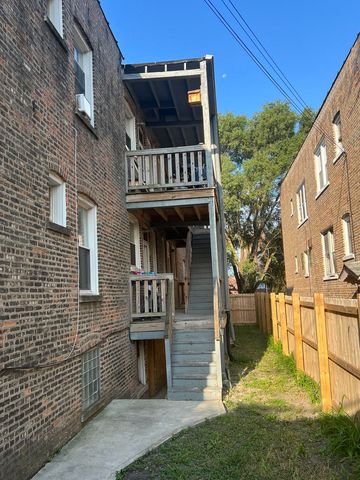 1345 S 58th Avenue, Cicero, IL 60804