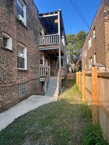 1345 S 58th Avenue, Cicero, IL 60804