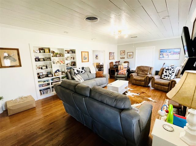 401 S Hillcrest Avenue, Eastland, TX 76448