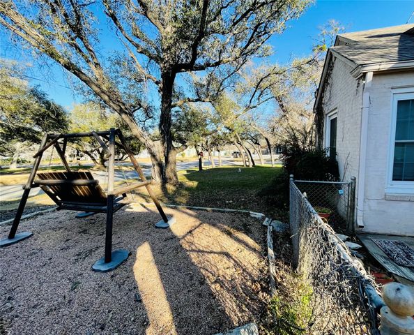 401 S Hillcrest Avenue, Eastland, TX 76448