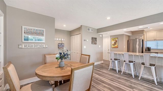 1050 W PEPPERTREE LANE 116B, Sarasota, FL 34242