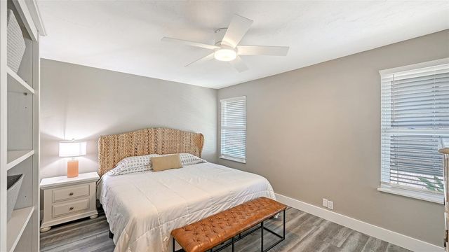 1050 W PEPPERTREE LANE 116B, Sarasota, FL 34242