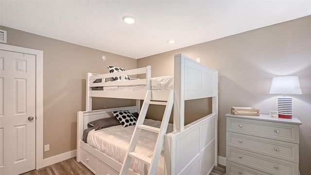 1050 W PEPPERTREE LANE 116B, Sarasota, FL 34242