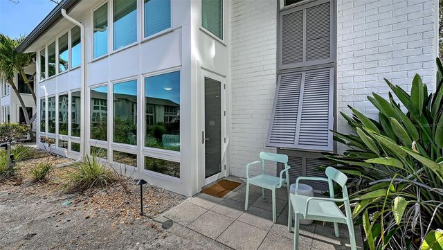 1050 W PEPPERTREE LANE 116B, Sarasota, FL 34242