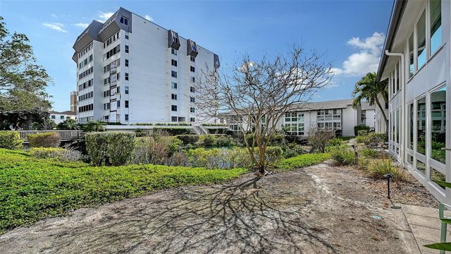 1050 W PEPPERTREE LANE 116B, Sarasota, FL 34242