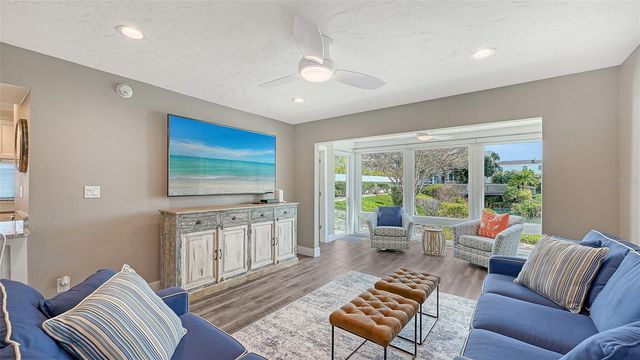 1050 W PEPPERTREE LANE 116B, Sarasota, FL 34242