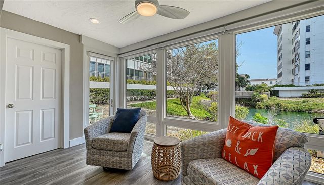 1050 W PEPPERTREE LANE 116B, Sarasota, FL 34242