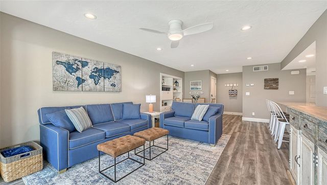 1050 W PEPPERTREE LANE 116B, Sarasota, FL 34242