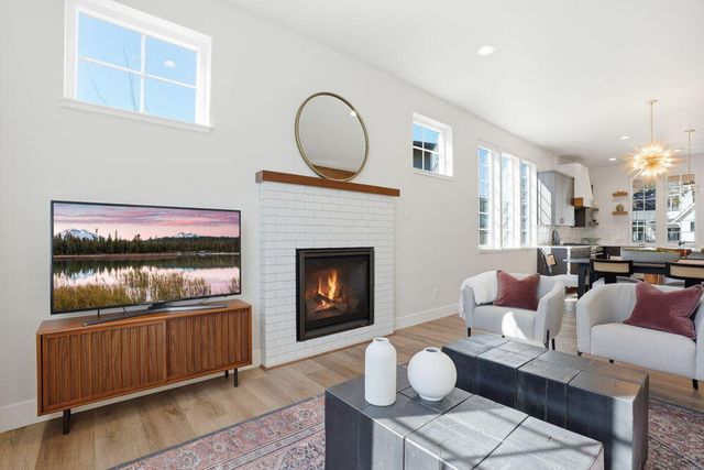 3068 NW Blodgett Way, Bend, OR 97703