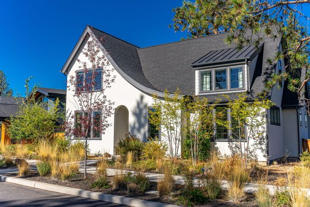 3068 NW Blodgett Way, Bend, OR 97703