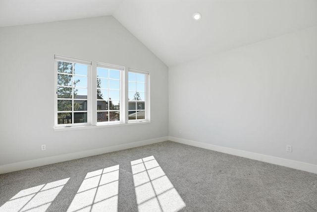 3068 NW Blodgett Way, Bend, OR 97703