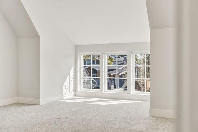 3068 NW Blodgett Way, Bend, OR 97703