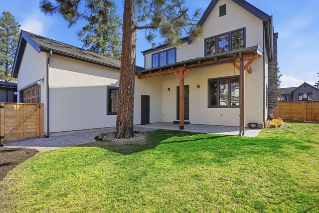 3068 NW Blodgett Way, Bend, OR 97703