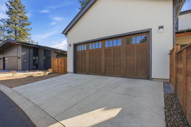 3068 NW Blodgett Way, Bend, OR 97703