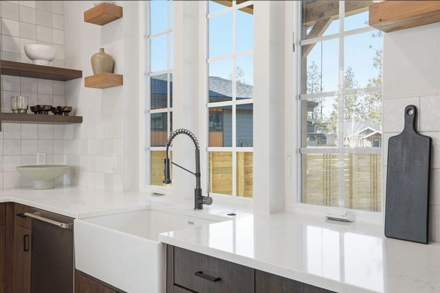 3068 NW Blodgett Way, Bend, OR 97703