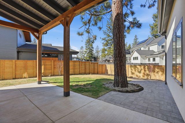 3068 NW Blodgett Way, Bend, OR 97703