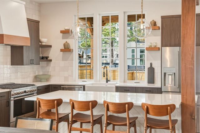 3068 NW Blodgett Way, Bend, OR 97703