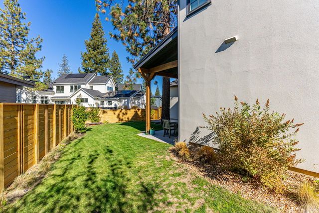 3068 NW Blodgett Way, Bend, OR 97703