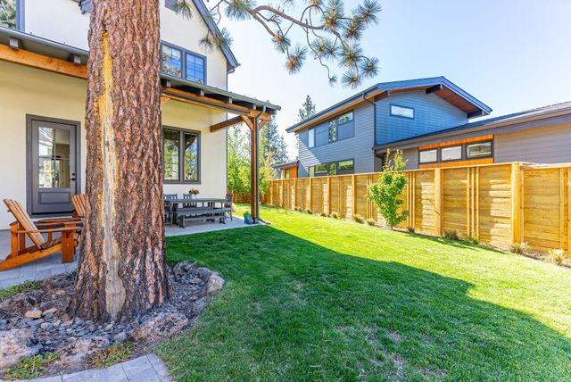 3068 NW Blodgett Way, Bend, OR 97703